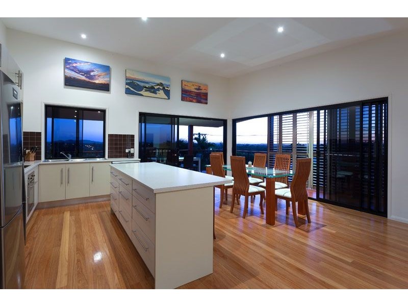 56 Grainger, Wynnum West QLD 4178