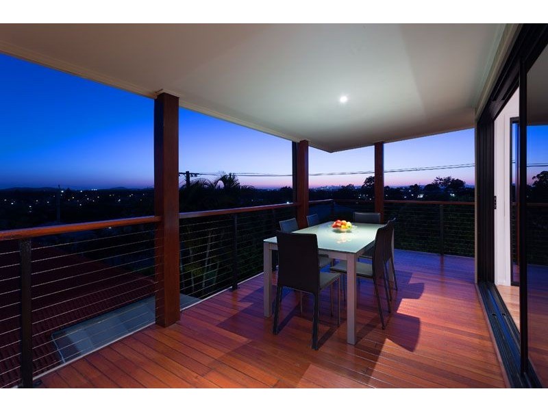 56 Grainger, Wynnum West QLD 4178
