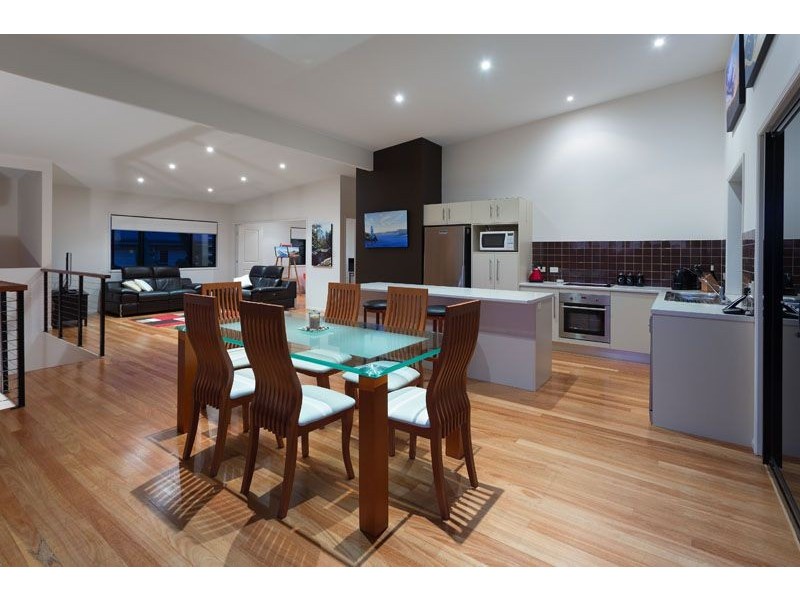 56 Grainger, Wynnum West QLD 4178