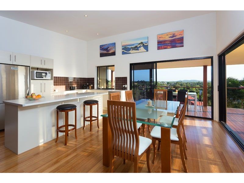 56 Grainger, Wynnum West QLD 4178