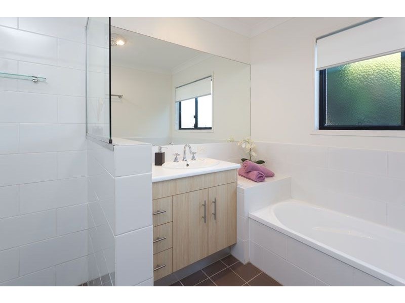 56 Grainger, Wynnum West QLD 4178