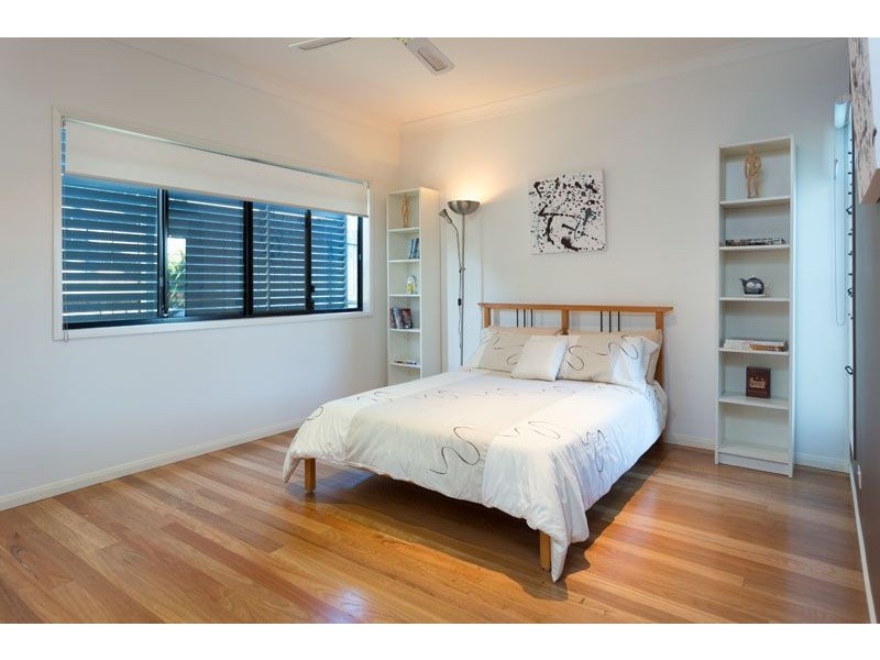 56 Grainger, Wynnum West QLD 4178