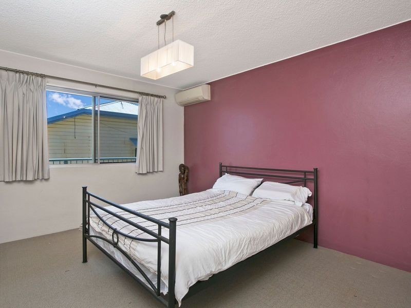 2/15 Charlotte Street, Wynnum QLD 4178