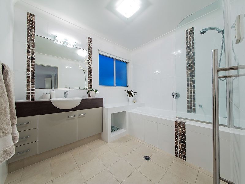 8 Shepherd Street, Wynnum QLD 4178