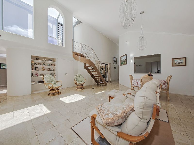 19 Earl Parade, Manly QLD 4179