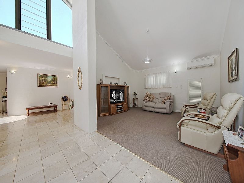 19 Earl Parade, Manly QLD 4179