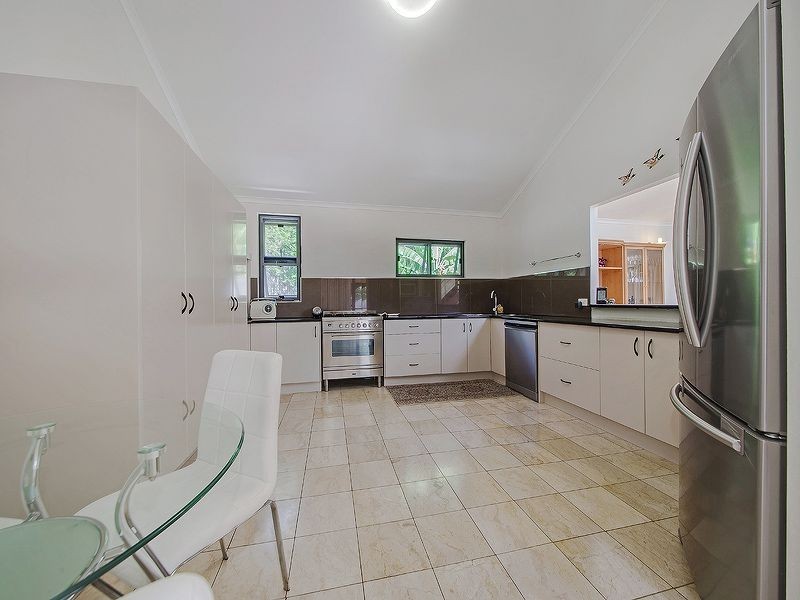 19 Earl Parade, Manly QLD 4179