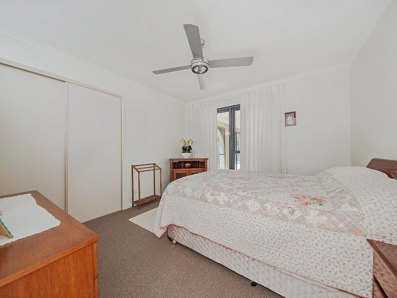 19 Earl Parade, Manly QLD 4179