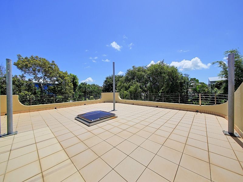 19 Earl Parade, Manly QLD 4179
