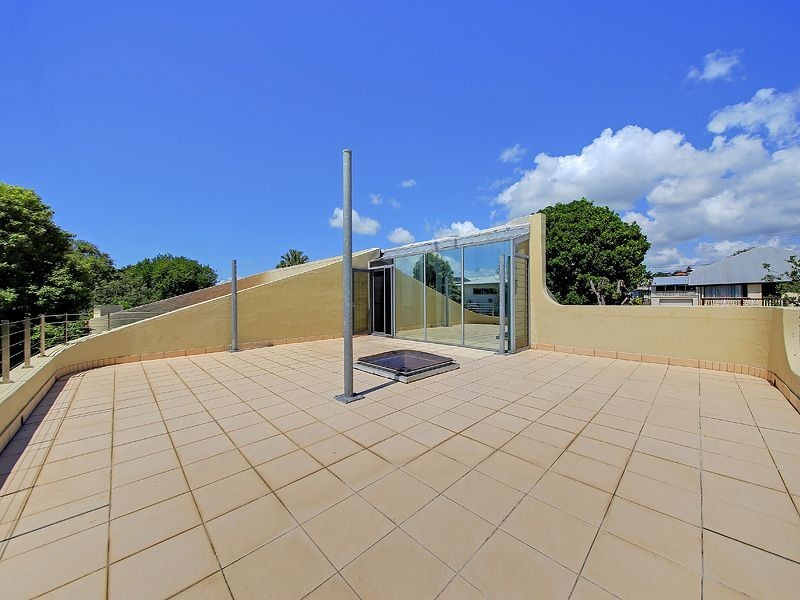 19 Earl Parade, Manly QLD 4179