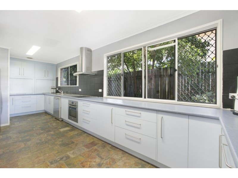 55 Bulgin Avenue, Wynnum West QLD 4178