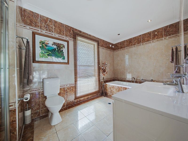 21 Jacaranda Street, Wynnum West QLD 4178