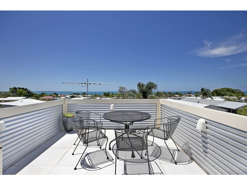 92 Kingsley Terrace, Manly QLD 4179