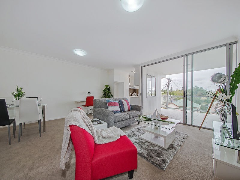 2/54 Yamboyna Street, Manly QLD 4179