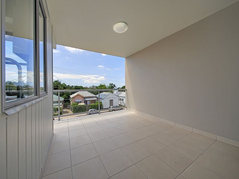 2/54 Yamboyna Street, Manly QLD 4179