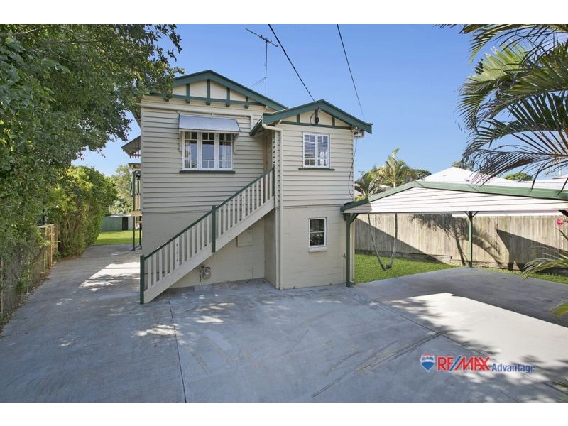 11 Moreton Ave, Wynnum QLD 4178