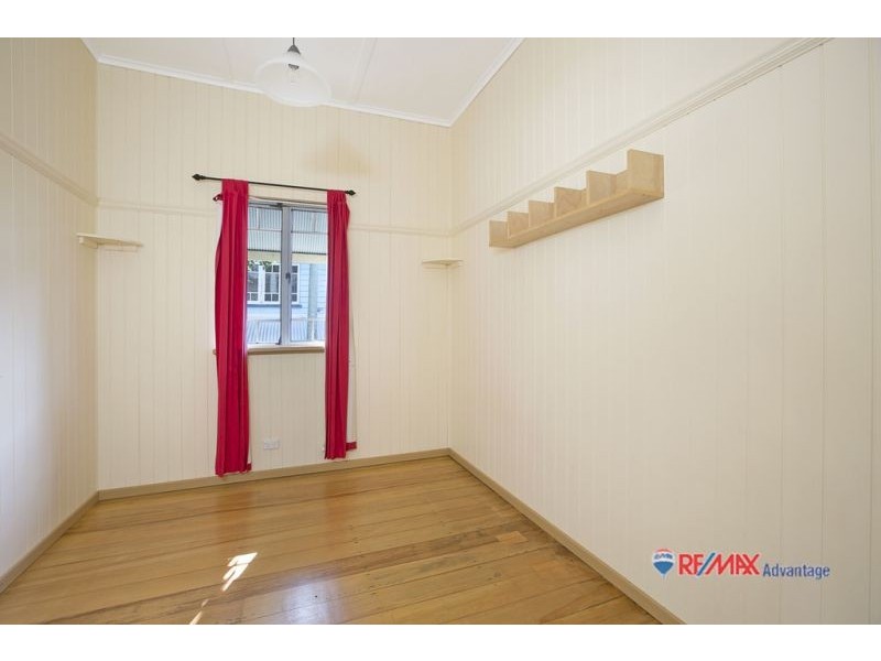 11 Moreton Ave, Wynnum QLD 4178