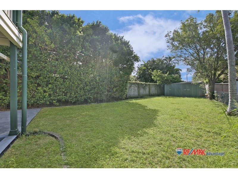 11 Moreton Ave, Wynnum QLD 4178