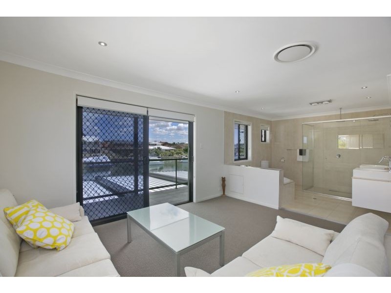 18 Bollard Court, Raby Bay QLD 4163