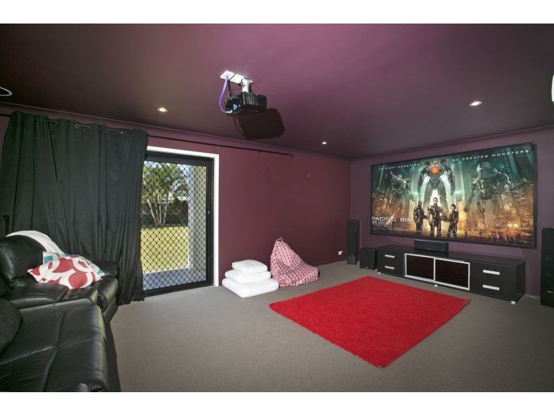 18 Bollard Court, Raby Bay QLD 4163