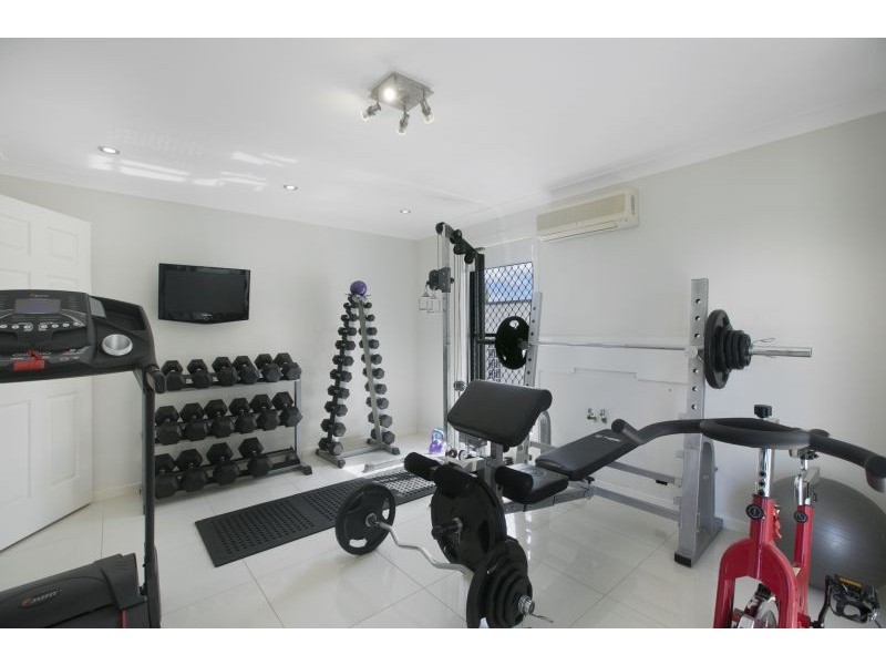 18 Bollard Court, Raby Bay QLD 4163