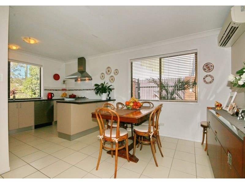 16 St Catherines Tce, Wynnum QLD 4178