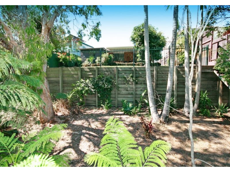 16 St Catherines Tce, Wynnum QLD 4178