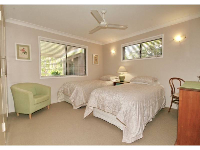 16 St Catherines Tce, Wynnum QLD 4178