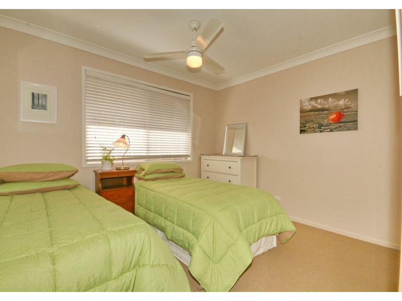 16 St Catherines Tce, Wynnum QLD 4178