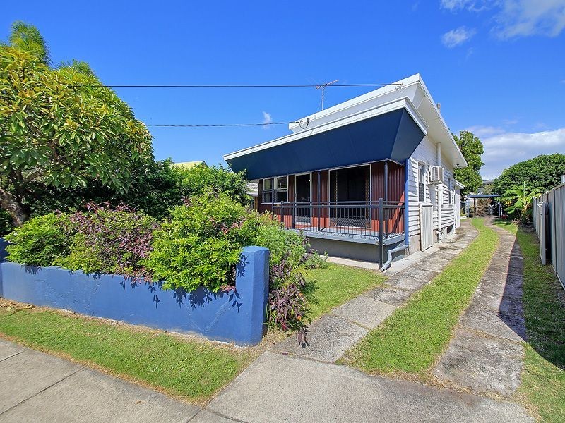 44 Cardigan Pde, Manly QLD 4179