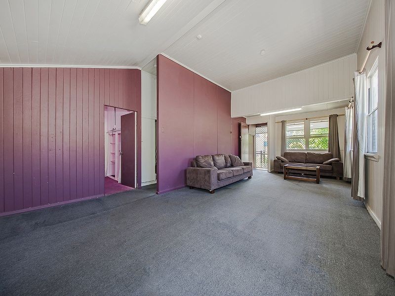 44 Cardigan Pde, Manly QLD 4179