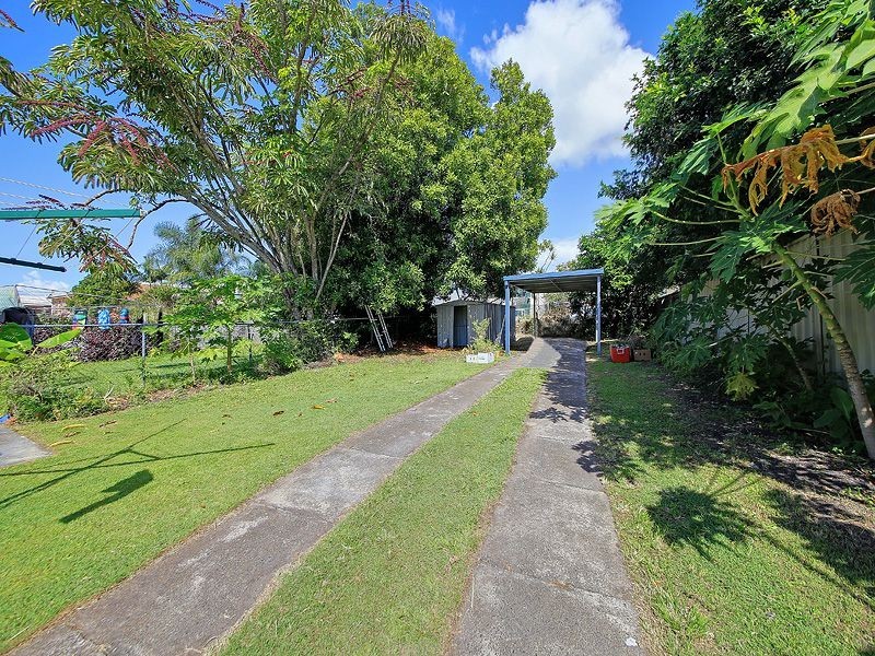44 Cardigan Pde, Manly QLD 4179
