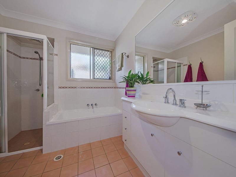 22 Matthews Way, Wakerley QLD 4154