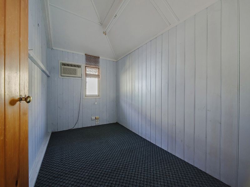 182 Melville Terrace, Manly QLD 4179