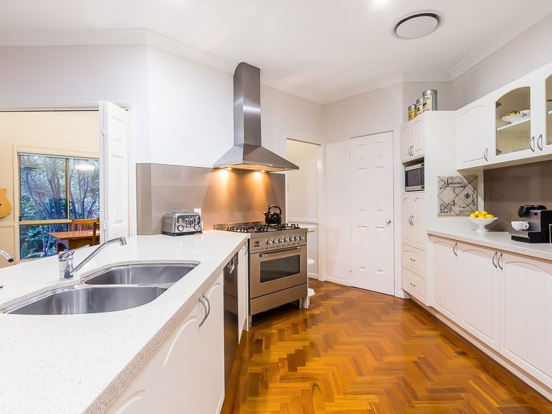 24 Sweetapple Place, Manly West QLD 4179