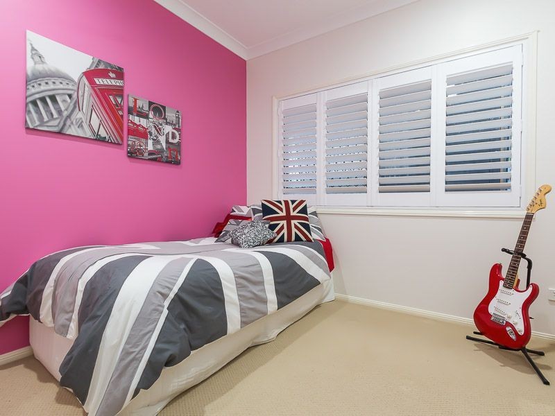 24 Sweetapple Place, Manly West QLD 4179
