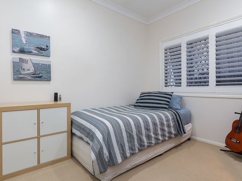 24 Sweetapple Place, Manly West QLD 4179