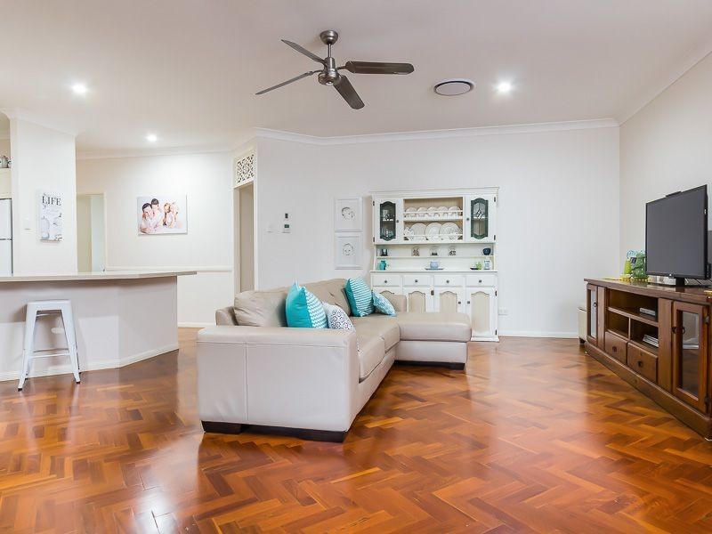 24 Sweetapple Place, Manly West QLD 4179
