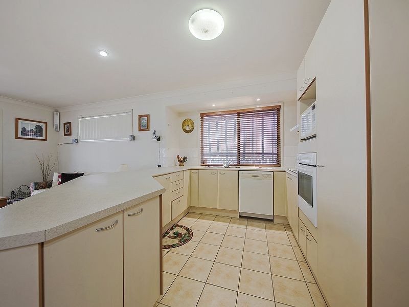 34 Solandra St, Wynnum West QLD 4178