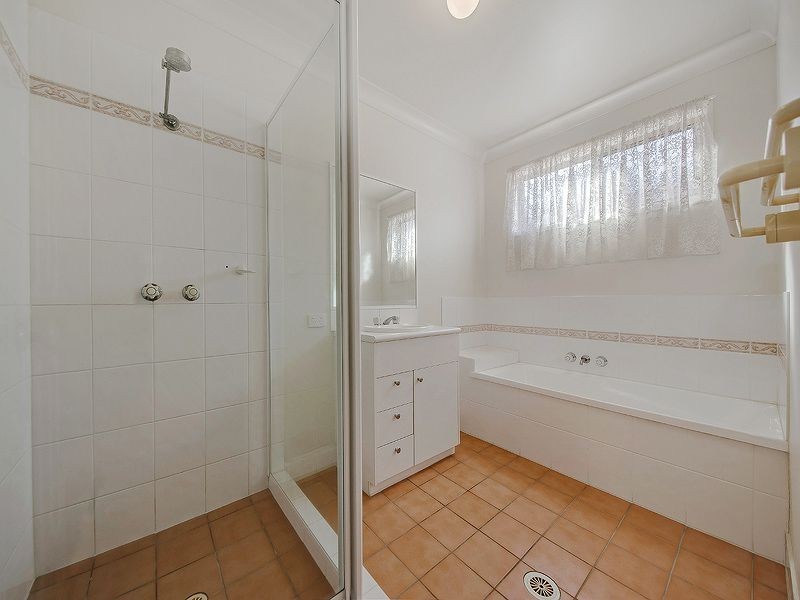 34 Solandra St, Wynnum West QLD 4178
