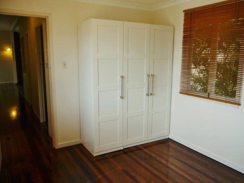 9 Boxgrove Avenue, Wynnum QLD 4178