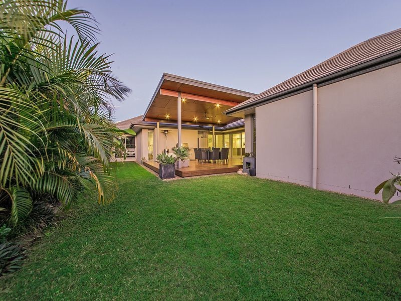 26 Esk Cr, Wakerley QLD 4154