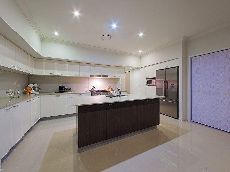 26 Esk Cr, Wakerley QLD 4154