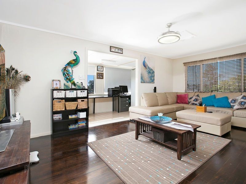 19 School Road, Wynnum West QLD 4178