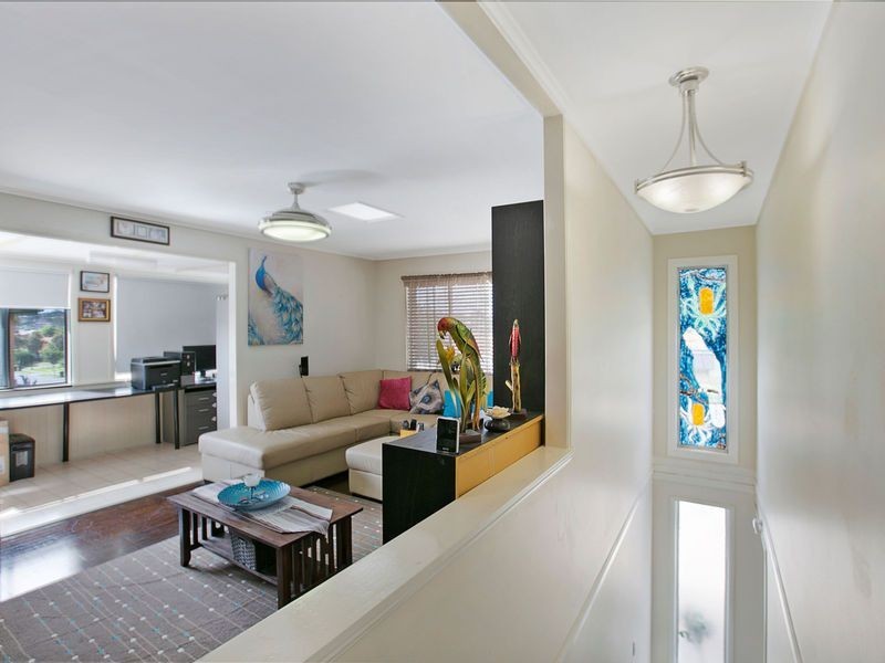 19 School Road, Wynnum West QLD 4178
