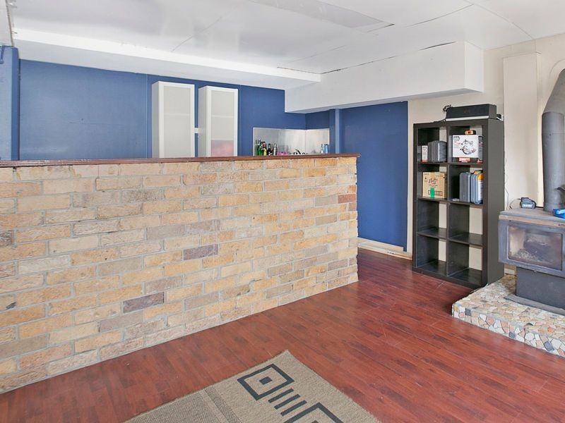 19 School Road, Wynnum West QLD 4178