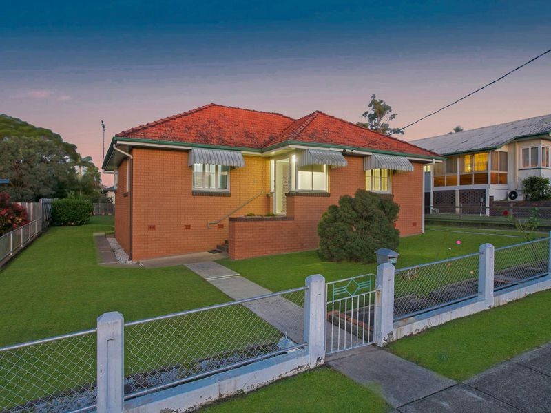 74 Dorothea Street, Cannon Hill QLD 4170