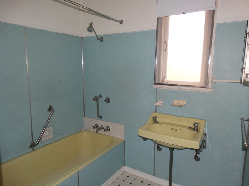 74 Dorothea Street, Cannon Hill QLD 4170