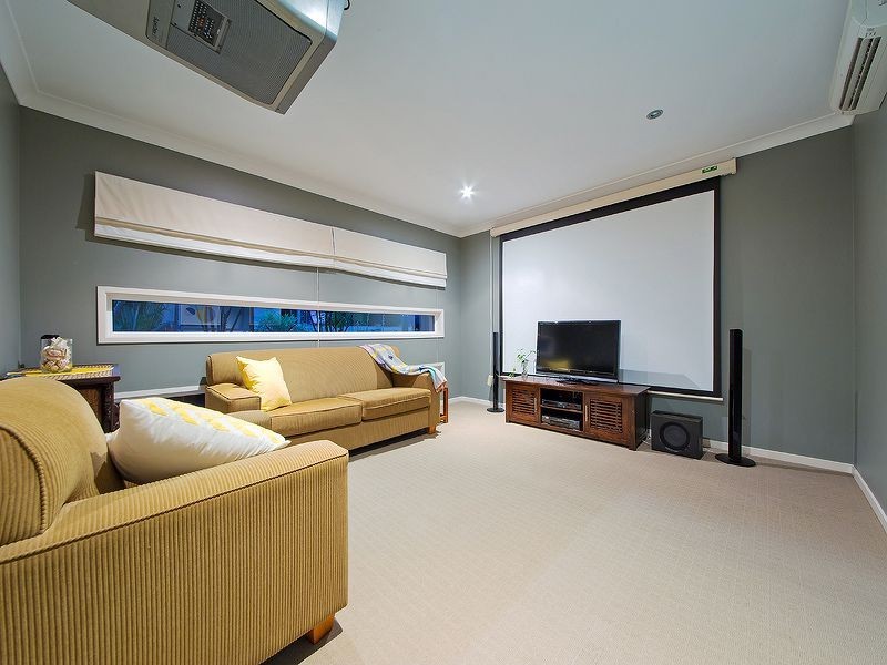 30 Talltrees Cct, Wakerley QLD 4154