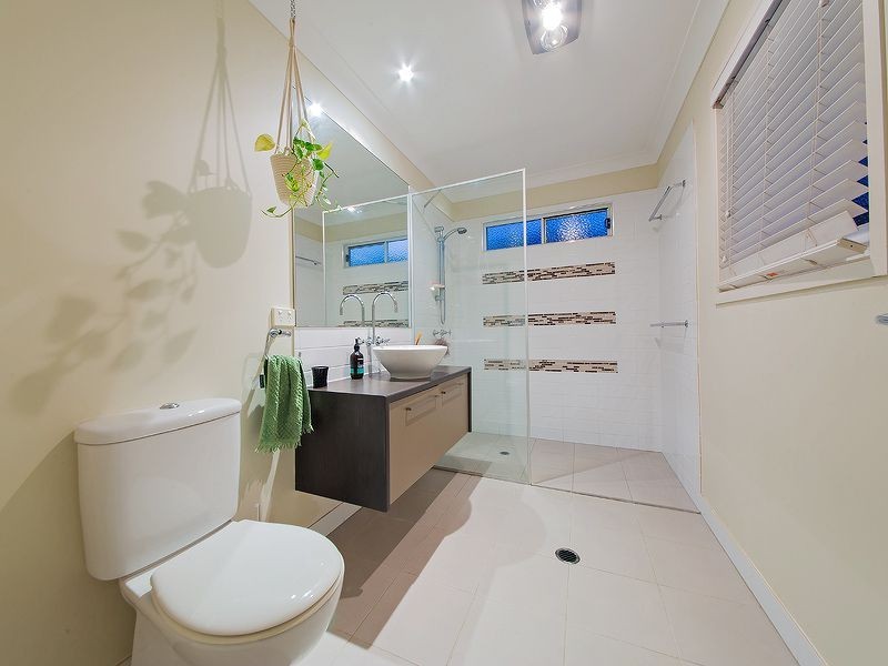 30 Talltrees Cct, Wakerley QLD 4154